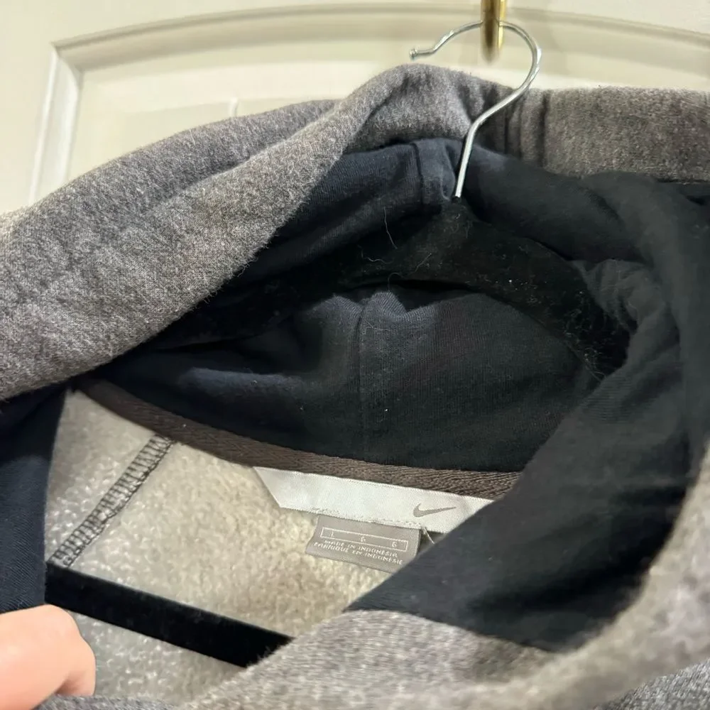 Nike Men's Gray Hoodie Size Large